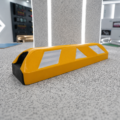 kupić Heavy-Duty Rubber Wheel Stop Manufacturer for Parking Safety produkcja online