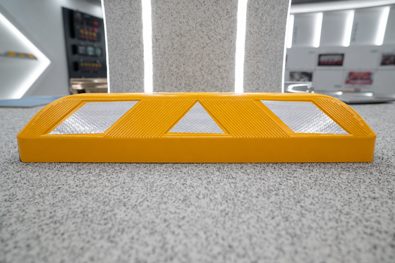 kupić Durable Rubber Parking Block for Asphalt & Concrete Surfaces produkcja online